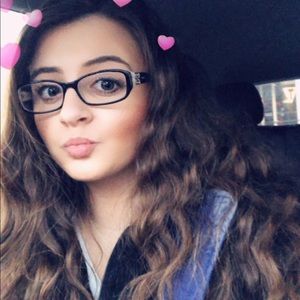 Meet your Posher, Alyssa